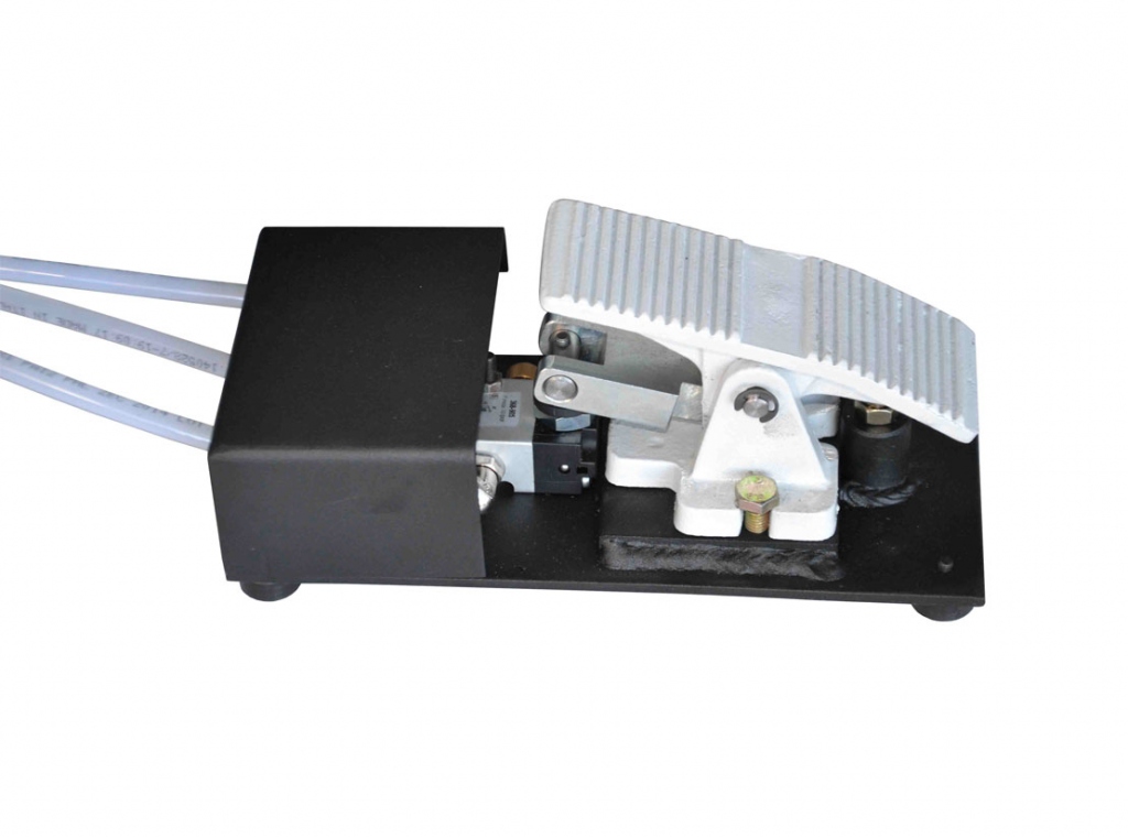 PNEUMATIC FOOT CONTROL FOR PWS