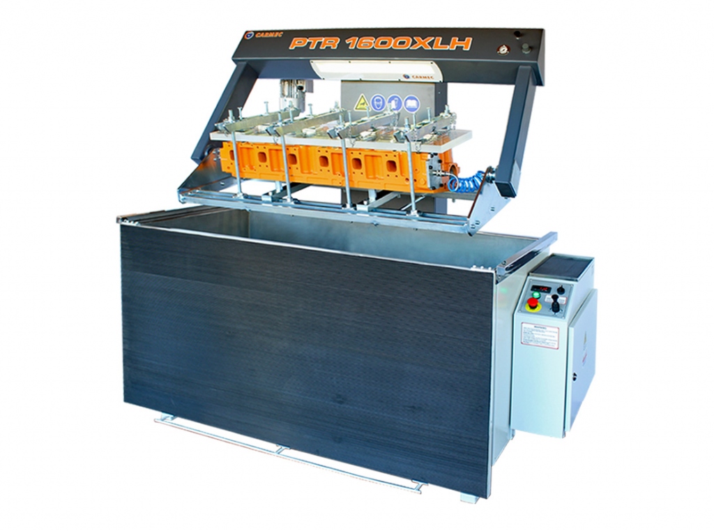 PRESSURE TESTER FOR CYLINDER HEADS