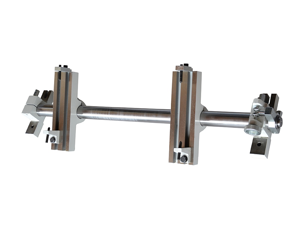 ADJUSTABLE UNIVERSAL SUPPORT FOR HEADS WITH PARALLELS